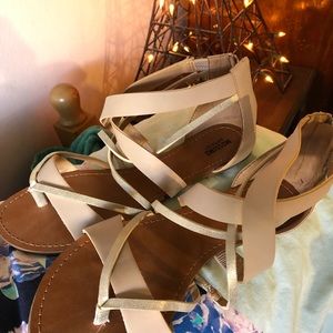 Cross cross white blush & gold sandals